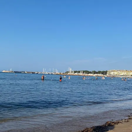 A 100mts Playa,dos Piscinas, Wifi, Luminoso Apartment L' Escala