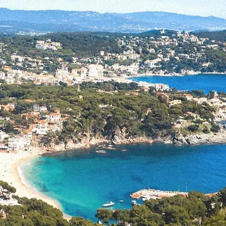 Apartment A 100mts Playa,dos Piscinas, Wifi, Luminoso L' Escala